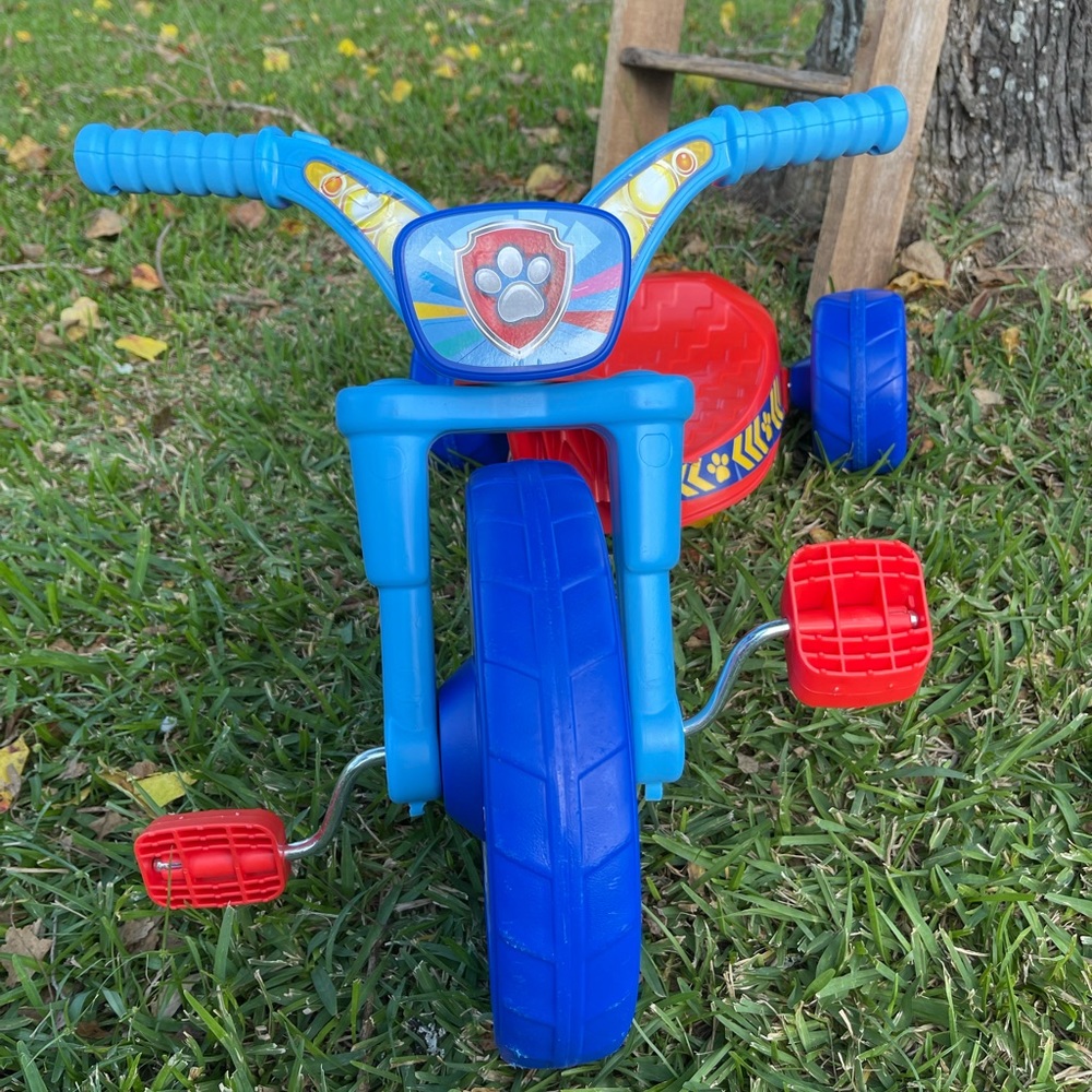 Paw Patrol 10 Inch Fly Wheels Junior Trike